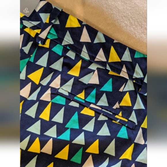 Talbots Perfect Short 9.5" Shorts Sz 8P Blue/Green/Yellow/White Triangles - NWT - Picture 9 of 10